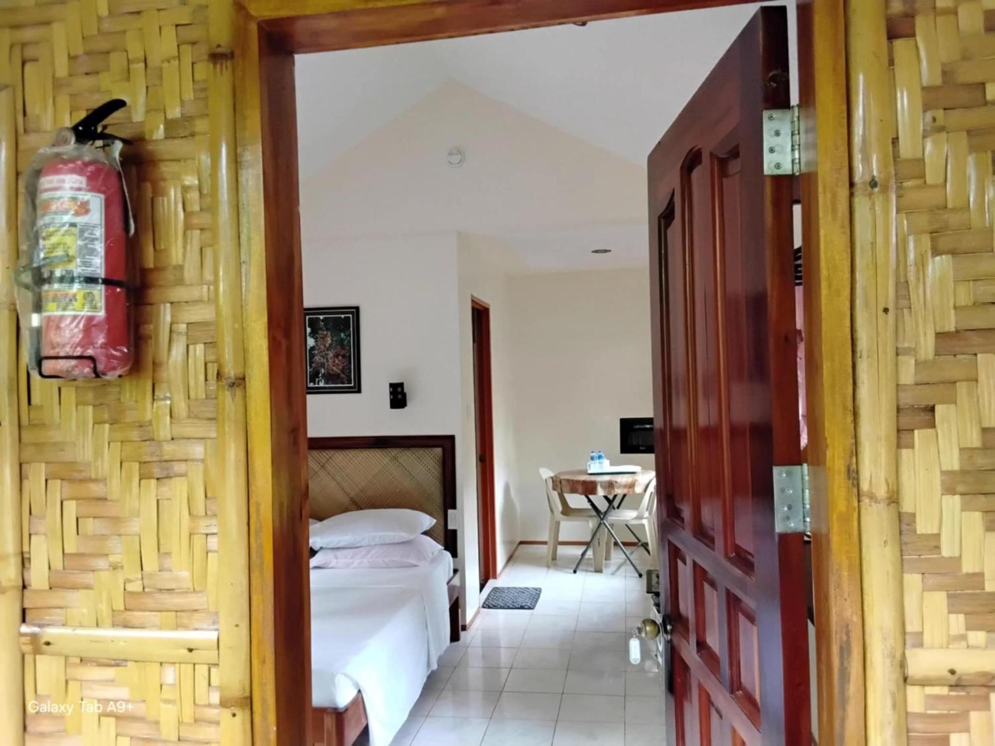 ממבג'או Camiguin Lanzones Resort חדר תמונה