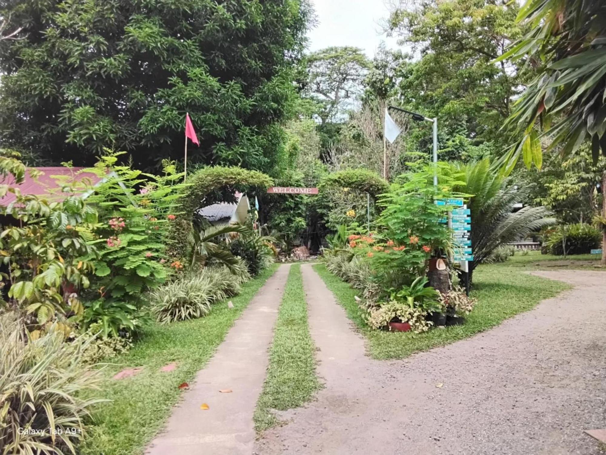 ממבג'או Camiguin Lanzones Resort מראה חיצוני תמונה