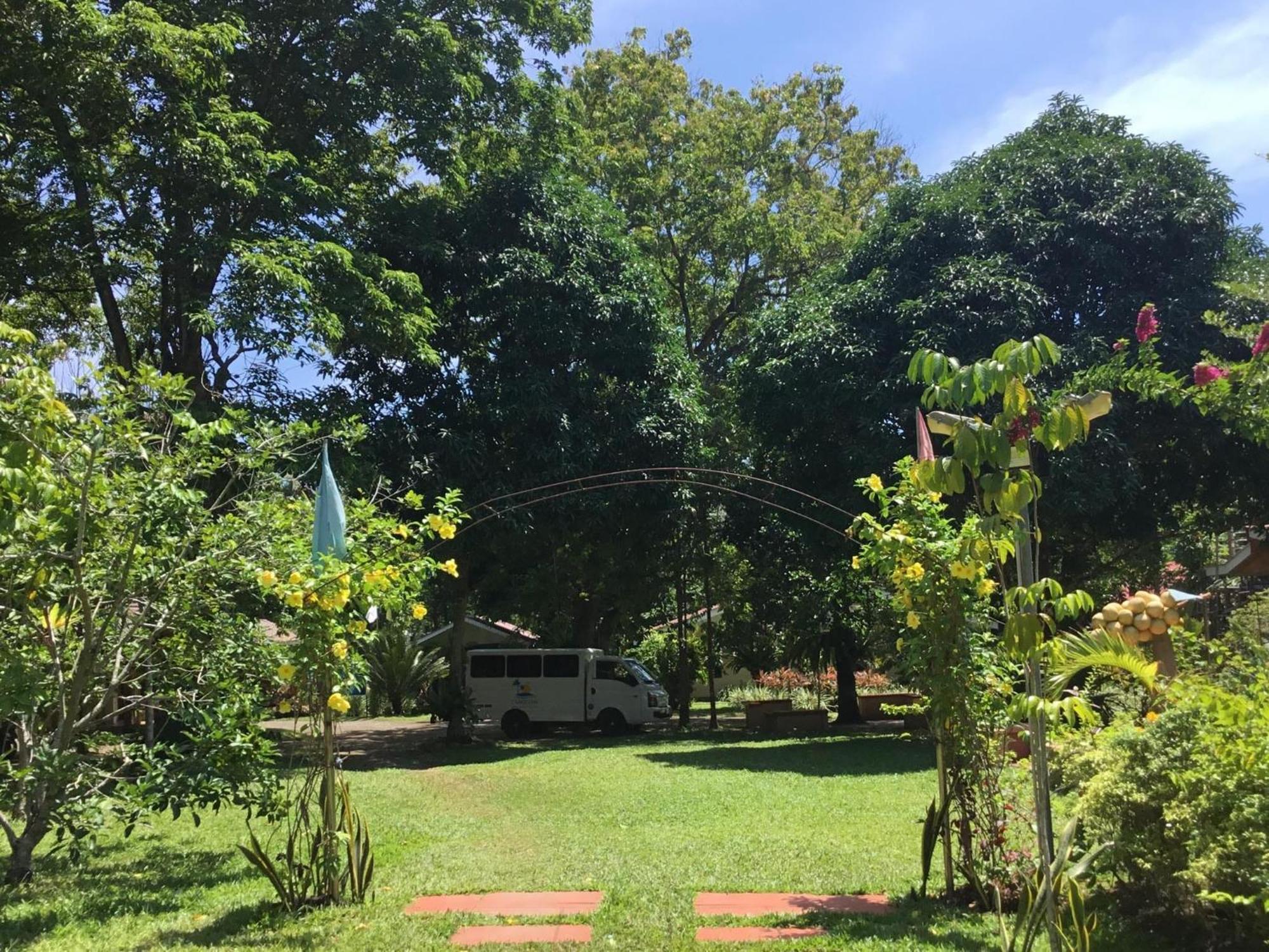 ממבג'או Camiguin Lanzones Resort מראה חיצוני תמונה